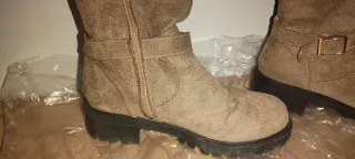 Botas altas marrones con cremallera