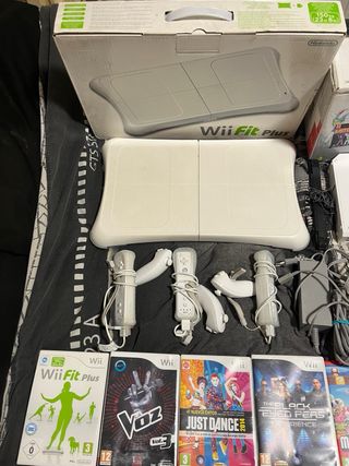 Nintendo Wii + Wii Fit Plus + 7 Juegos