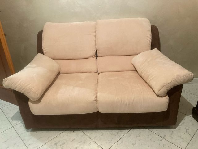 Divano 2 posti effetto alcantara