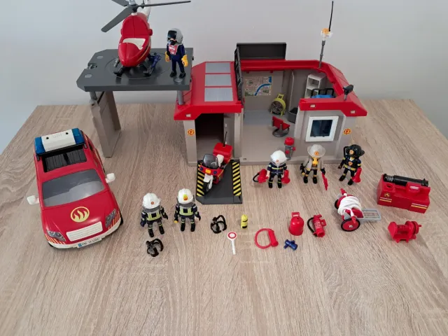 Lote Playmobil Bomberos: Coche, Helicóptero y Fig