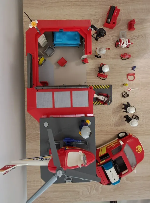 Lote Playmobil Bomberos: Coche, Helicóptero y Fig