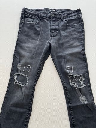 Pantalones Disturbia LoFi negros rotos