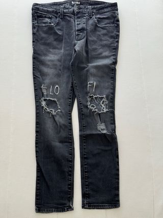 Pantalones Disturbia LoFi negros rotos