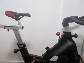 Bicicleta Spinning Life Fitness IC2