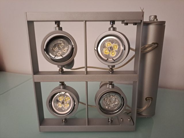 Lámpara de aluminio plateada