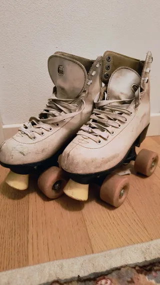 Pattini a 4 rotelle bianchi