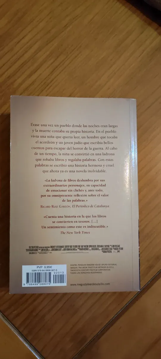 La ladrona de libros / The Book Thief (Spanish ...