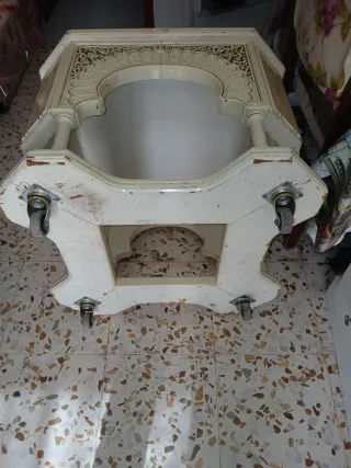 Mesa árabe o india octogonal