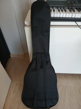 Guitarra Española Clásica de 92 cm largo con funda