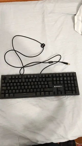 Teclado Newskill RGB Negro