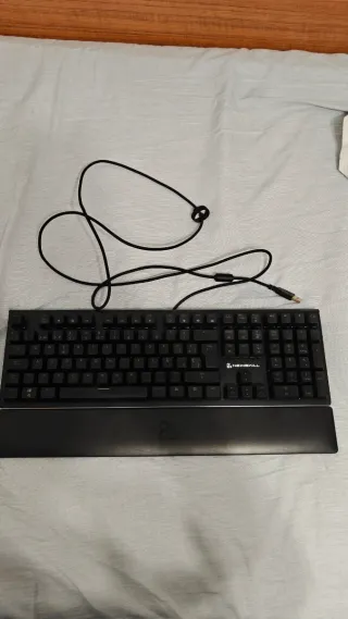 Teclado Newskill RGB Negro