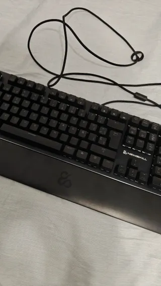 Teclado Newskill RGB Negro