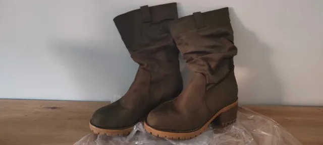 Botas caqui media caña