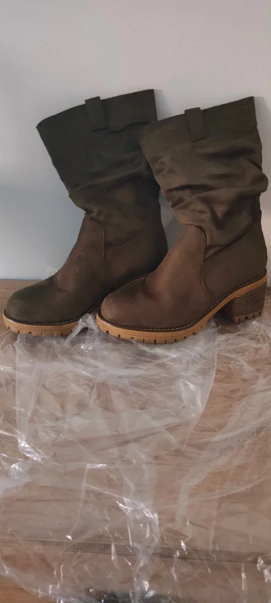 Botas caqui media caña