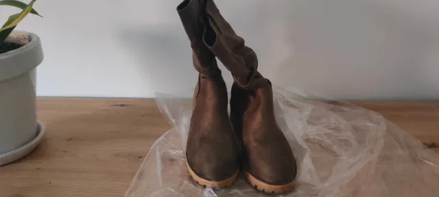 Botas caqui media caña