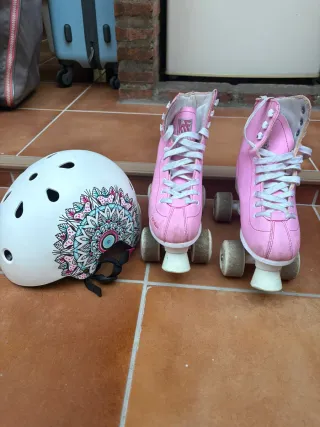 Patines rosas y casco mandala