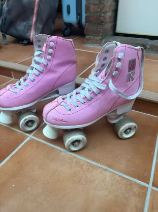 Patines rosas y casco mandala