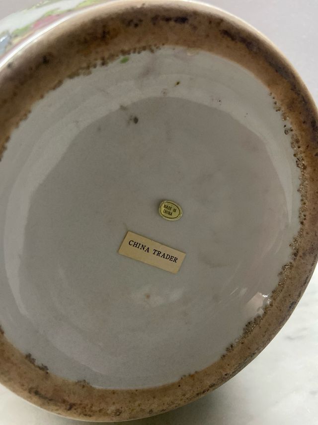 Jarrón chino de porcelana decorado