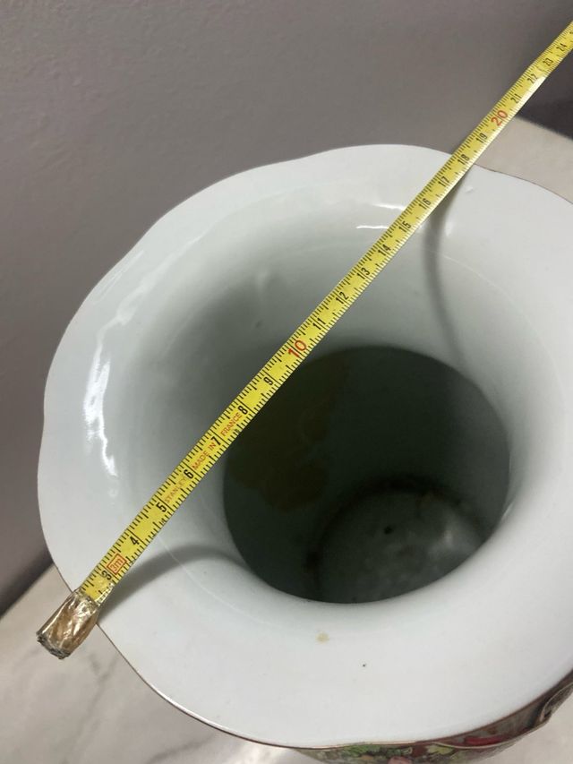 Jarrón chino de porcelana decorado