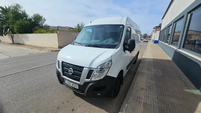 Nissan NV400 2021