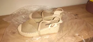 Alpargatas cuña color crudo