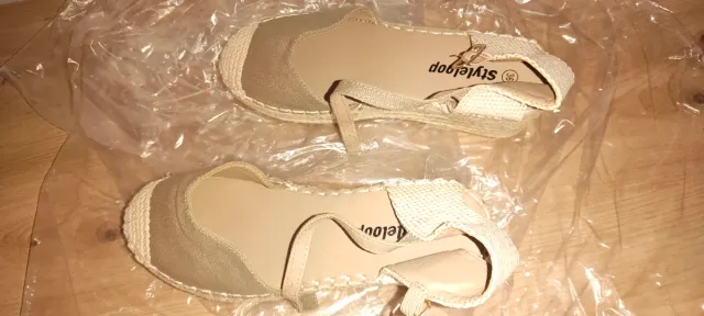 Alpargatas cuña color crudo