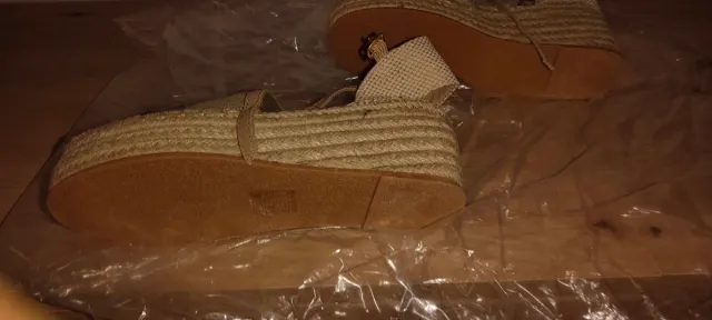 Alpargatas cuña color crudo