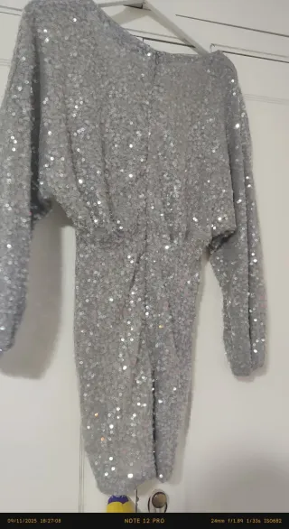 Vestido de lentejuelas plateado