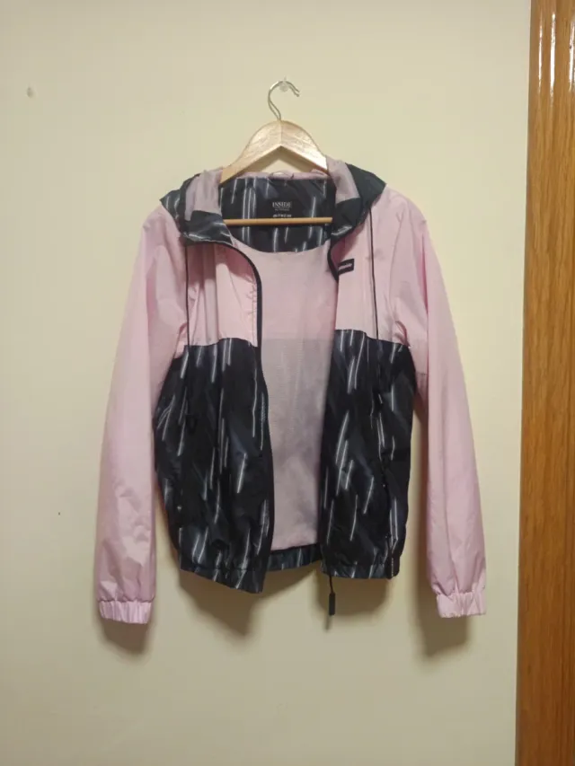 Chubasquero running rosa y negro