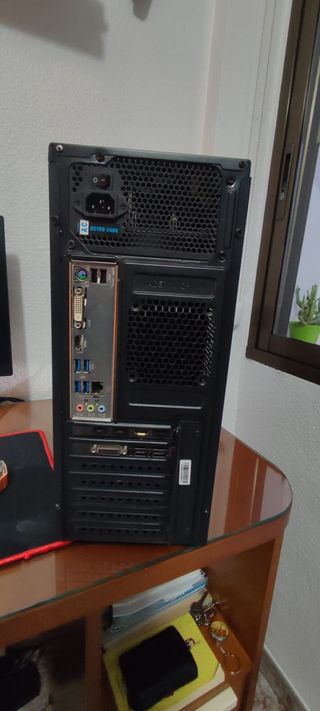 Ordenador de Torre Intel Negro/Rojo