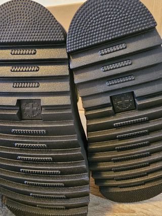 Sandalias Dr. Martens plataforma. Nuevas