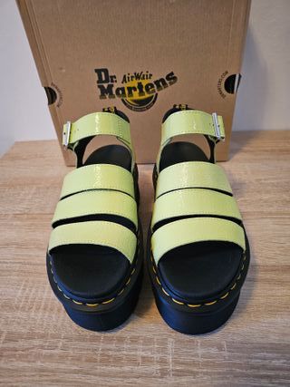 Sandalias Dr. Martens plataforma. Nuevas