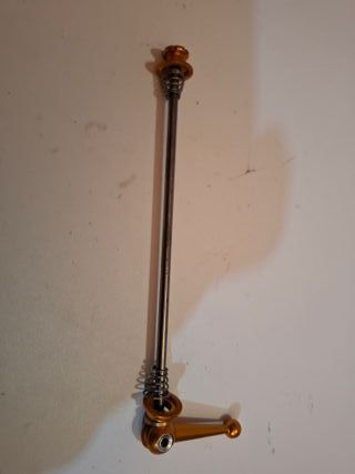 Cierre rápido trasero titanio y aluminio