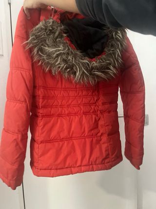 Abrigo acolchado rojo