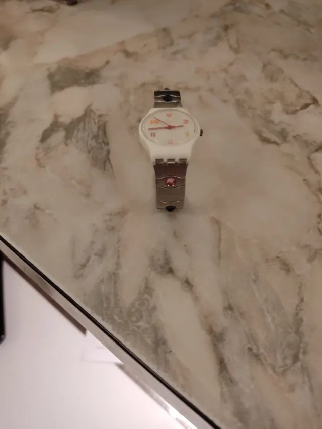 Reloj Swatch 23mm Blanco y Rosa