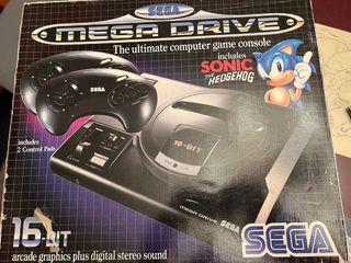 Sega Mega Drive con caja original