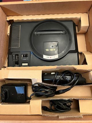 Sega Mega Drive con caja original