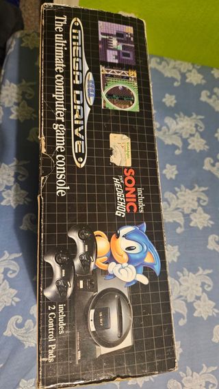 Sega Mega Drive con caja original