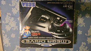 Sega Mega Drive con caja original