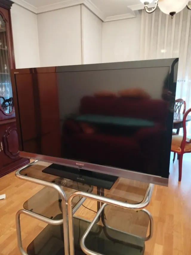 Televisor 40" Sony Bravia KDL 40EX710