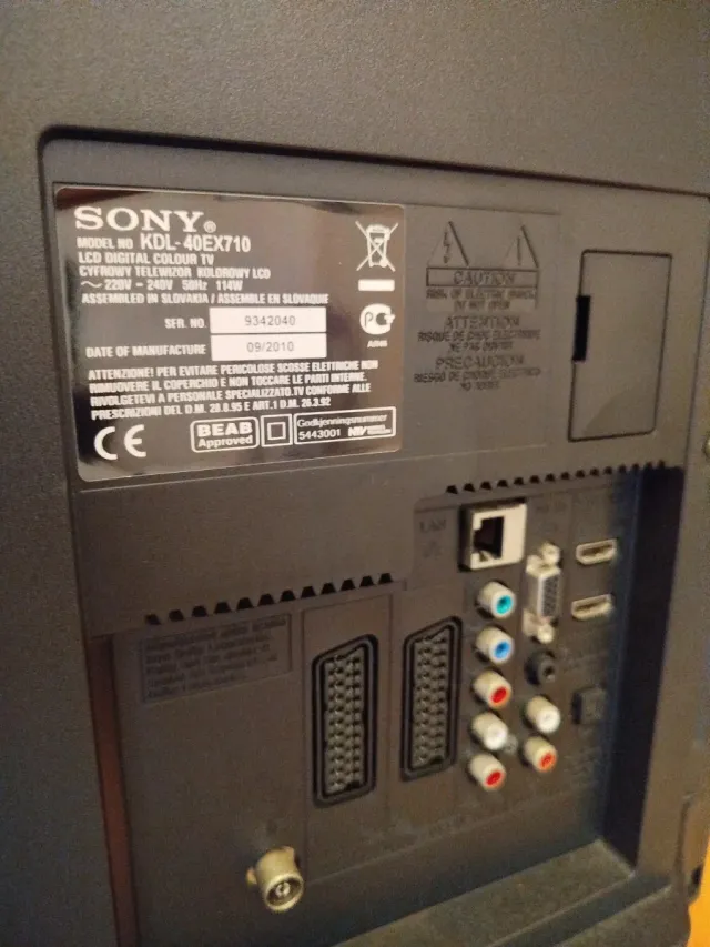 Televisor 40" Sony Bravia KDL 40EX710