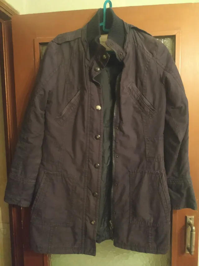 Abrigo Bershka azul marino mujer T. L