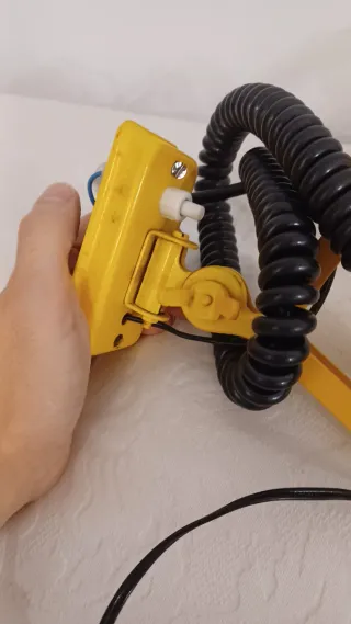 Lámpara Tijera Escandinava Amarilla