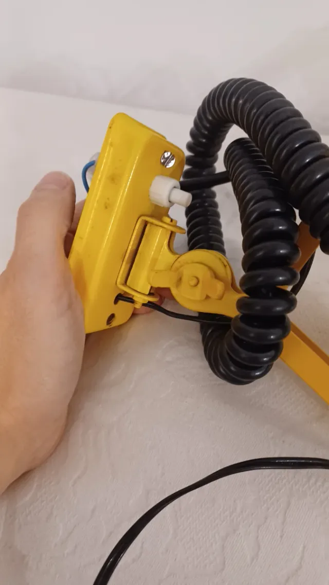 Lámpara Tijera Escandinava Amarilla