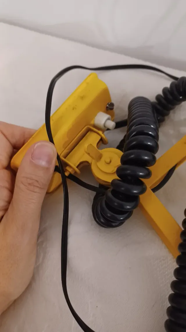 Lámpara Tijera Escandinava Amarilla