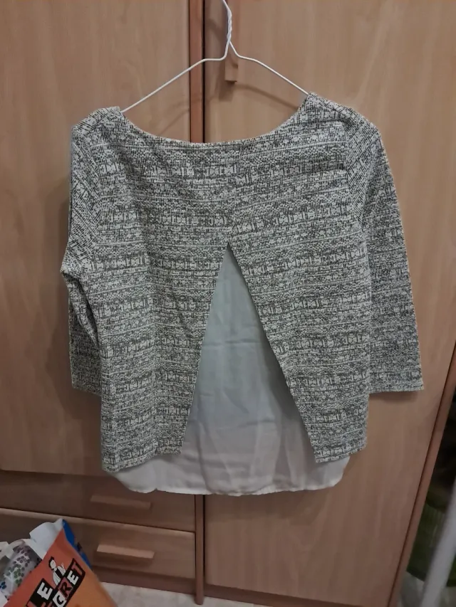 Jersey mujer punto negro, blanco, hilo dorado.