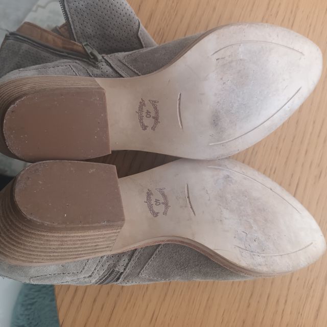 Botines serraje marca Gloria Ortiz