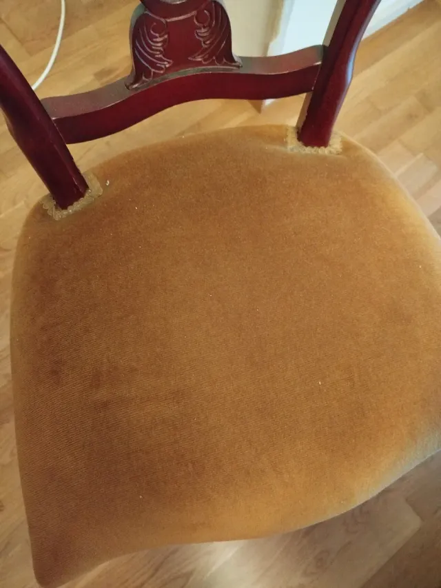 Mesa comedor redonda + 4 sillas madera