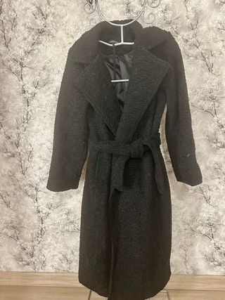 Abrigo largo pelo corto negro