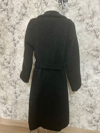 Abrigo largo pelo corto negro